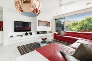 Tyrone Beachside Luxury - Home Theatre Study - Rye - 6