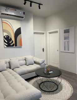 شقة بغرفة واحده وصاله وموقع مميز - 5