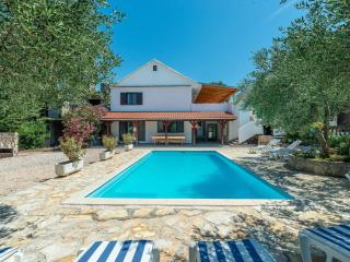 Holiday home with private pool and spa - Bibinje - 6