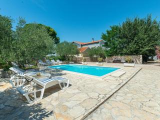 Holiday home with private pool and spa - Bibinje - 4