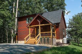 Adore the Smores Rustic mountain charm outdoor spaces and a cozy hot tub - Blue Ridge - 4