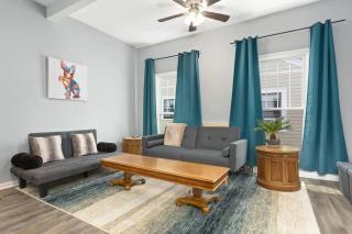 Recently Renovated Chic Durham Farmhouse - Durham - 0