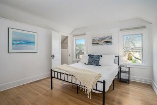 Contemporary Quarters - Modern Corporate Housing - 0
