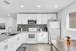2 Bdrm Modern House Mins From Beach & Casino Hb1 - Hallandale Beach - 3