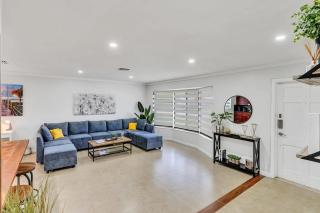 Vacation Villa W Heated Pool Beach & Casino - 4