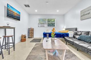 Hollywood Large Studio Close to Beach & Casino LB3 - 5