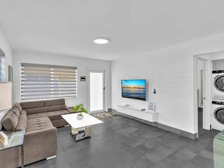 2br Lakeside Getaway - Peaceful Waterfront Stay - Davie - 2