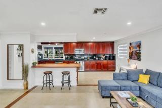 Vacation Villa W Heated Pool Beach & Casino - 2