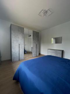 LA TERRAZZA - Very Quiet - Free park - 3 min from Varese center and lake - AIR Conditioning - Cycling friendly - 7