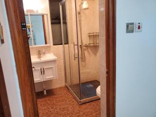Serenity 2br near Yaya center, kilimani Nairobi - 4