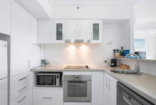 'McLeod Corner' Resort-style Adjacent Apartments - Cairns - 6