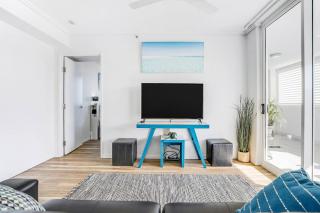 'McLeod Corner' Resort-style Adjacent Apartments - Cairns - 5