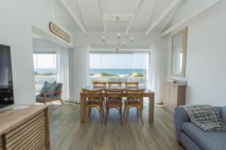 Luxury On The Beach - Summerstrand - 9