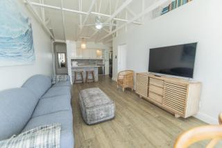 Luxury On The Beach - Summerstrand - 7