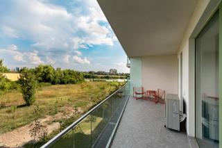 Roots Two - Tranquil Lakeview Escape with Balcony - Bucareste - 6