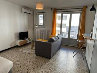 Studio climatisé - 3min à pied Gare Saint Charles - 15 min à pieds du Vieux port - 2