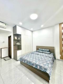 Cozy Room with Balcony Central 10mins to Airport Maihouse - Ho Chi Minh - 0