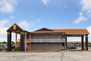 Super 8 by Wyndham Millbury/Toledo - Millbury - 1