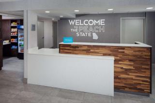 Hampton Inn Atlanta-Northlake - Atlanta - 6