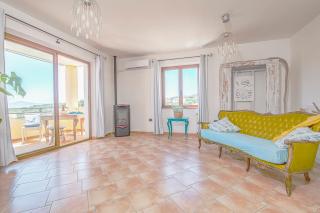 The Blue Whale - Happy Rentals - La Maddalena - 2