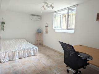 Chambre climatisée 2 places plus une place Bébé 0-3 ans, salle de bain et WC en espace privatif - La Livinière - 0