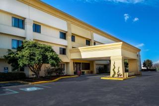 Baymont by Wyndham Meridian - Meridian - 0