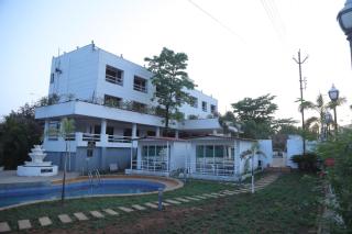 Hotel Reemz - Chiplun - 0
