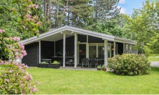 Cozy Cottage In Scenic Surroundings - Melby - 0