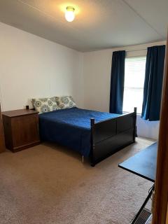 Travel Worker Between Housing 32 Lake View Mh - Liledoun - 7
