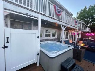 Waterfront, Hottub, Petsok, Firepit, Pooltable - Dennis - 1