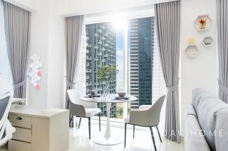 LUX The West Wharf Canal View Suite - Dubai - 1