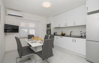 3 Bedroom Gorgeous Home In Sumet - Šumet - 5