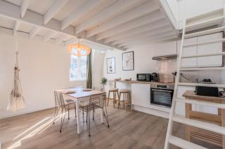 Functional & equipped duplex studio, Old Lille - 9