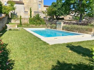DE L'ART À LA MANIÈRE - Chambre d'Hôtes de Charme - 2 Suites Haut de Gamme - Idéal Couple & Famille - Piscine - Terrasse - Calme - 15min Saint-Émilion - EXPÉRIENCE Restauration d'Oeuvre d'Art - Branne - 7