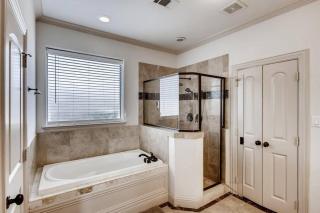Business Friendly 3 Story Duplex Mins To Bars and Shops - Dallas - 8