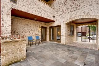 Business Friendly 3 Story Duplex Mins To Bars and Shops - Dallas - 5