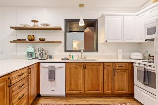 Club 100 - Crystal Mountain - 1