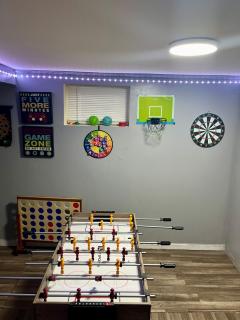 3BR W/ BASEMENT HOME 'THE LION’S DEN' - 2