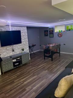 3BR W/ BASEMENT HOME 'THE LION’S DEN' - 3