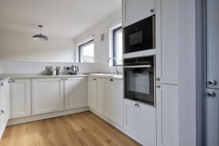 Residence 14 by Together Travel - Luxury 2-Bed Penthouse Apartment - 2