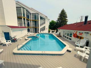 Surreal Views #328 Beach Pool AC Hot Tub - Traverse City - 2