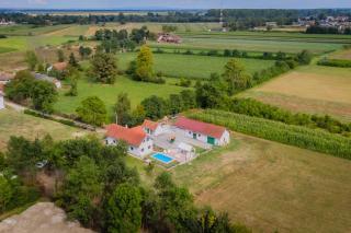 Green Oasis Estate with Private Pool and Backyard near Zagreb - 3