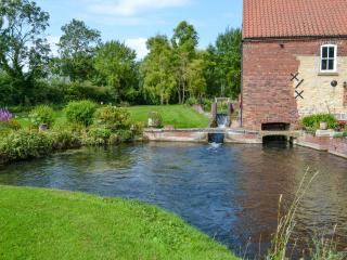 Millside Cottage - - 9