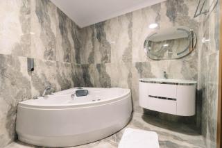 Lux Hotel M - Boutique Hotel & Restaurant - 1