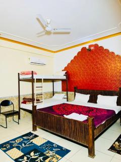 MOONLIGHT HOMESTAY & HOSTEL - Jaipur - 0