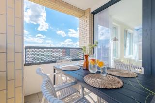 Bright 2BR - 8th floor, Balcony, Free Parking - by Gravity Prague - Prague - 9
