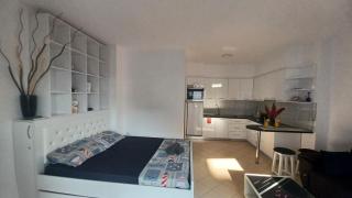 Eriks studio with amazing sea view - Sarandë - 1