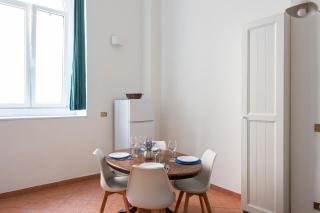Vittorio Elegant Two Bedroom Apartment - 4