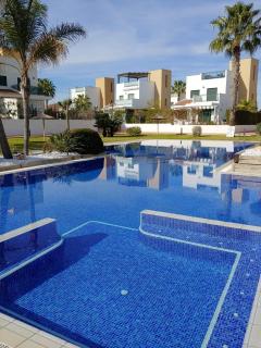 Three-bedroom holiday villa with magnificent pool next to the sea and golf courses - Rojales - 0
