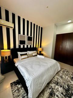 Oreo Home 75inch TV 5mints from Beach & City - Dar es Salaam - 6